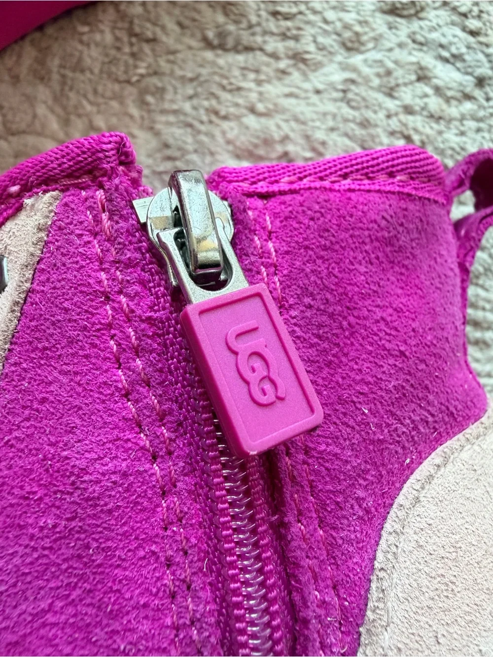 UGG Neumel Graphic Outline Toddler Boots Pink Sz 9